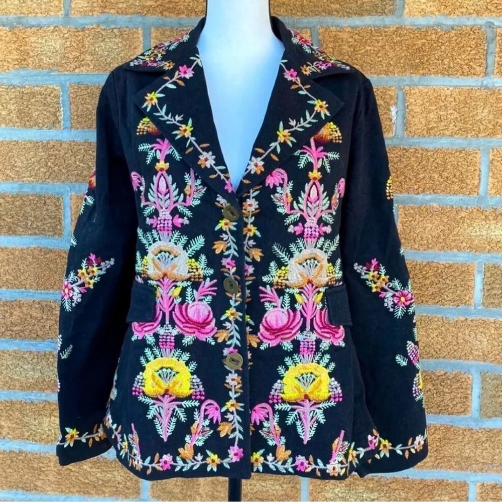 Hopeless Romantic Natalya
Embroidered Jacket medium
